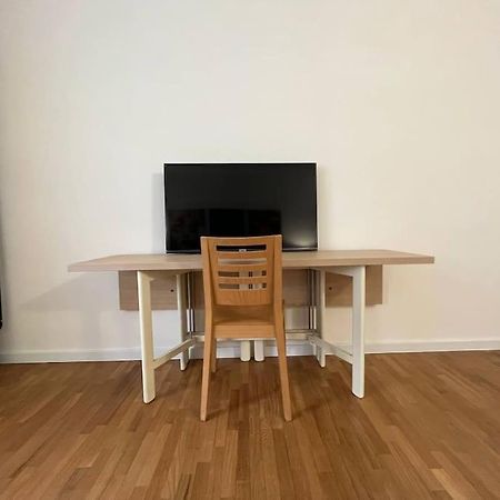 Appartamento Spazioso In Centro 皮亚琴察 外观 照片