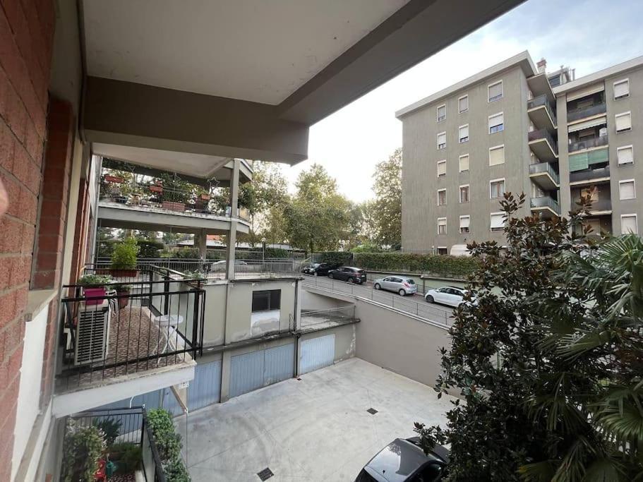 Appartamento Spazioso In Centro 皮亚琴察 外观 照片